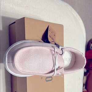 Reno Ramona Shimmery Pink Fun Shoes. Big girls 4 NEW